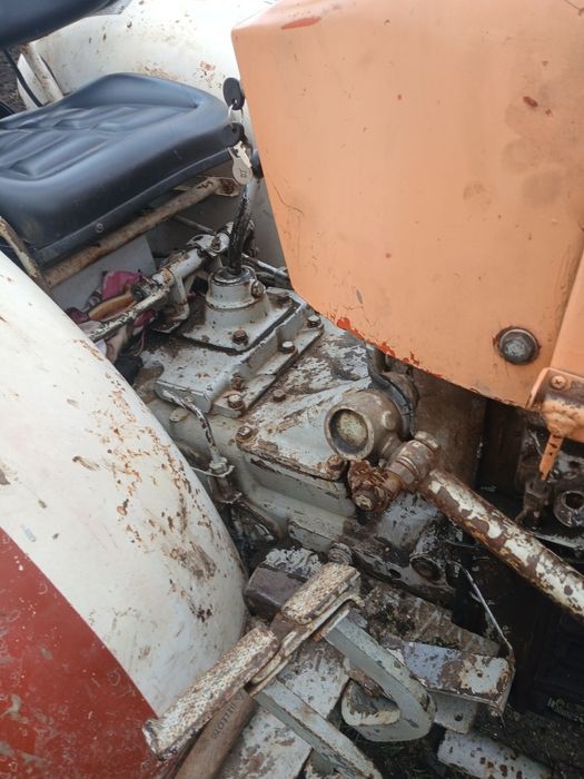 Vând tractoras de lucru!