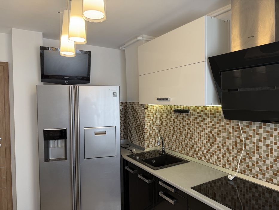 Inchiriez apartament 3 camere,2 bai,2 balcoane