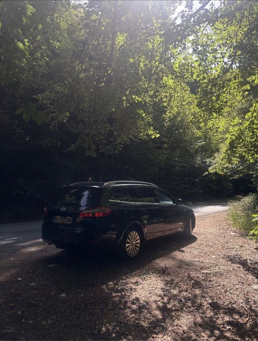 Ford Mondeo 2.0, diesel.