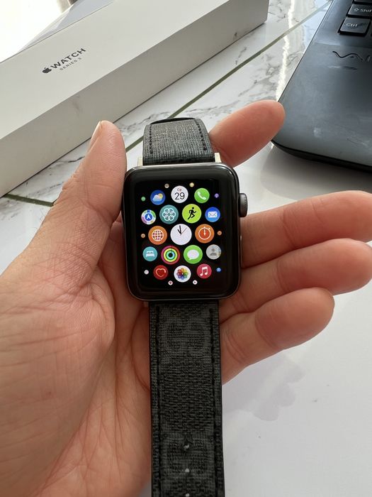 Продам apple watch 3