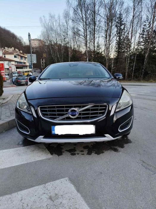 Автомобил Volvo s60