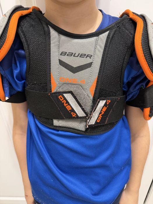 нагрудник хоккейный bauer