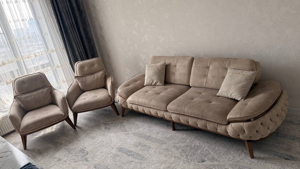 Диван 2.5м + 2 кресла Турция  новое состояние