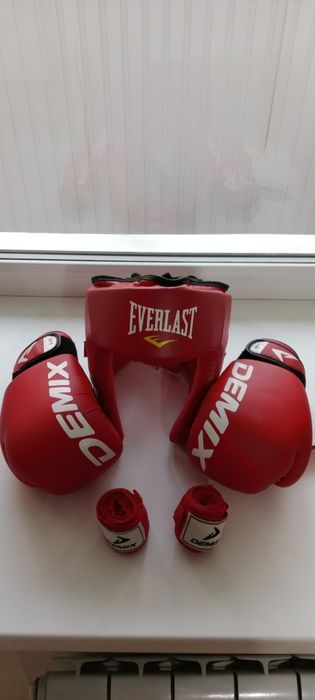 Продам боксерские перчатки