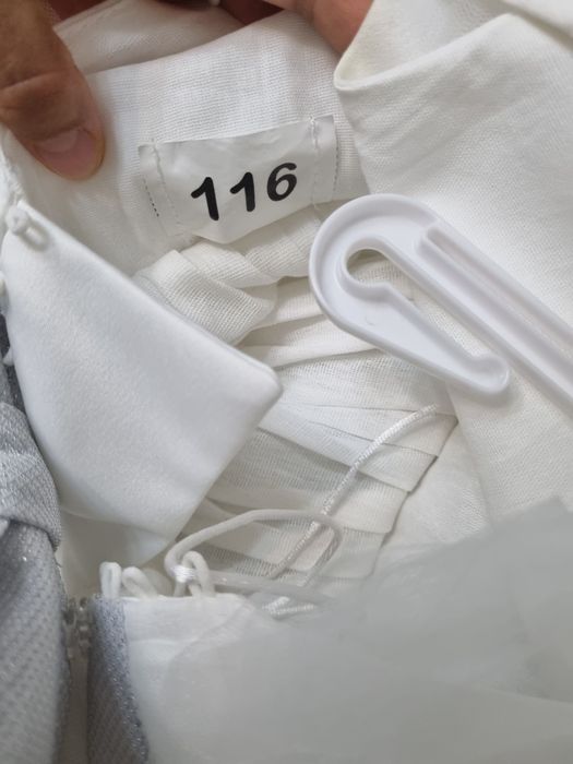 Продам белое платье размер 116.