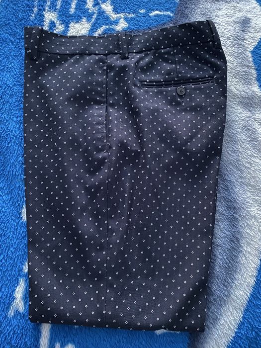 Pantaloni de barbati H&M  slim fit, mar 34/36, bleumarin cu model romb