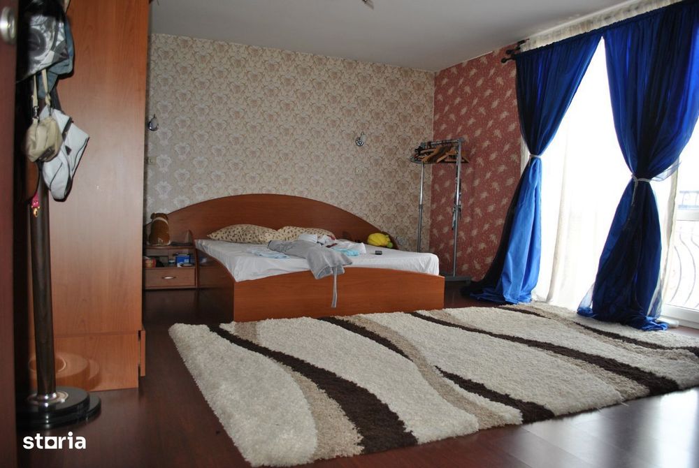 Apartament 4 camere de inchiriat