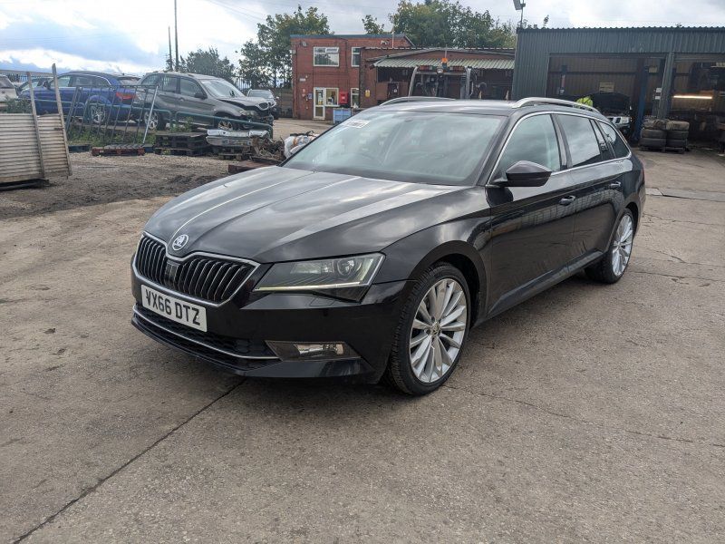 Dezmembrari / Dezmembrez Skoda Superb III Combi (3V5) 2.0 TDI DFCA cutie viteze manuala cod culoare LF9R