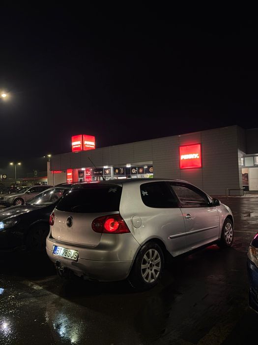 Vând golf 5 1,9 TDI 
Se vinde Volkswagen Golf 5, a