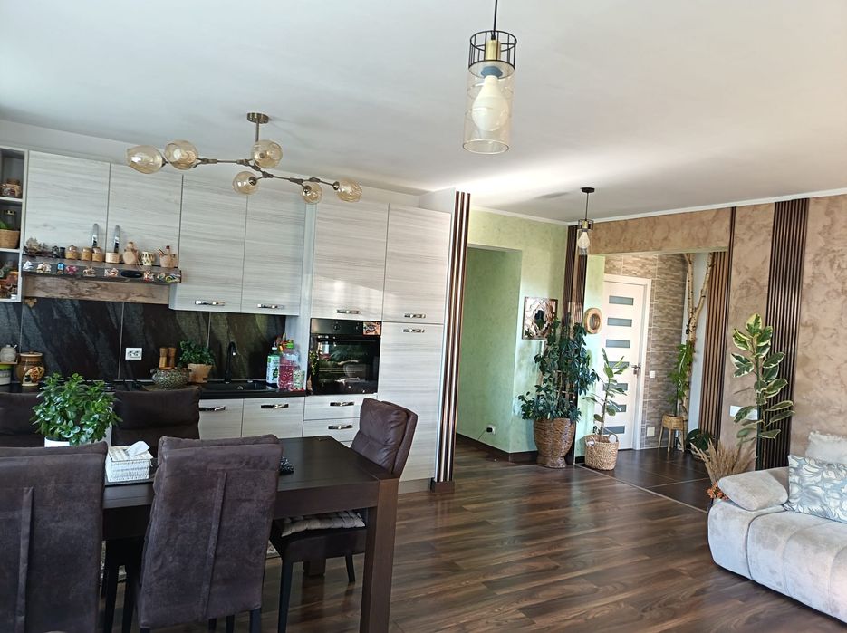 Casa de vânzare cu teren propriu