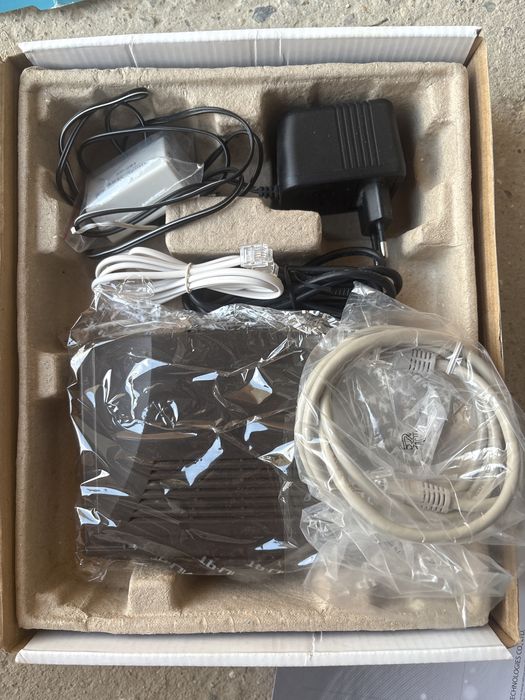 TP-link 54Mbps Wireless 5dB Network starter kit G ADSL2 Model No TD-W5