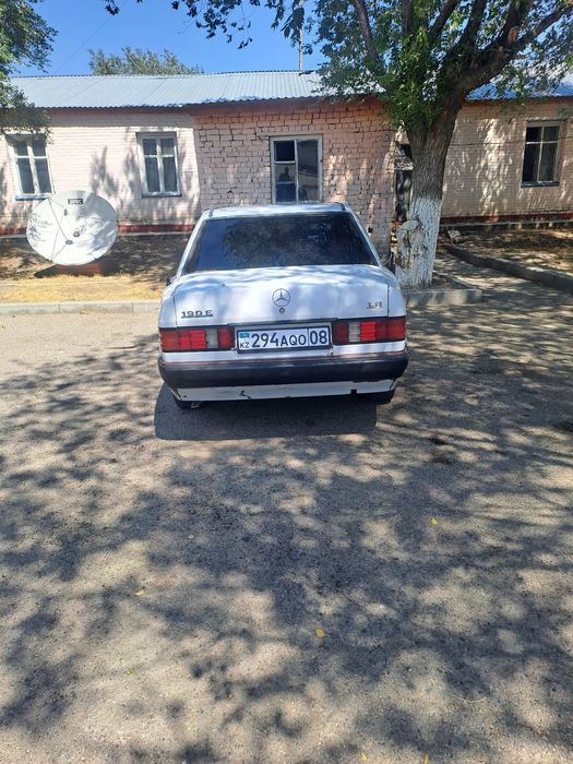 Мерседес 190  механик 1992