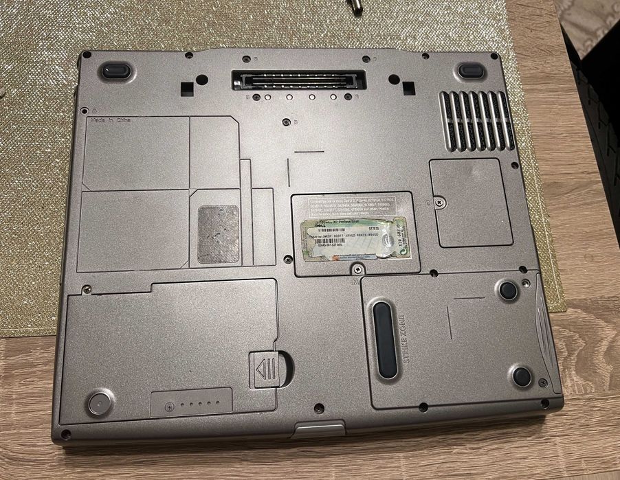 Laptop Dell Latitude D610 – colecție piese – nu pornește - retro