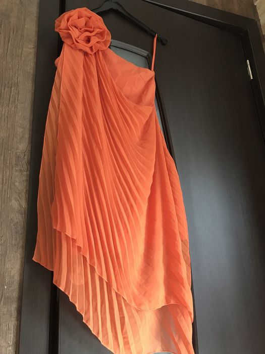 Рокля-нова, от Asos