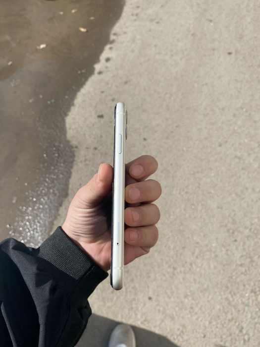 Обменяю айфон 11 на мотор