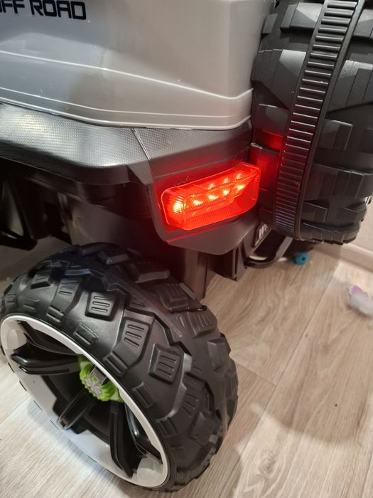 Электромобиль детский Jeep Wrangler