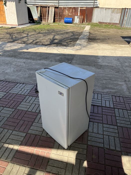 Холодильник маленький