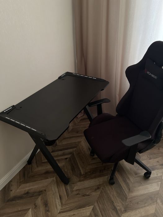 Стол игровой 105х58