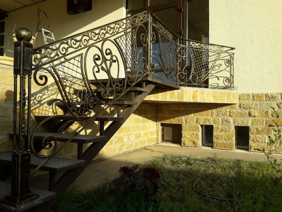 Установка железных дверей