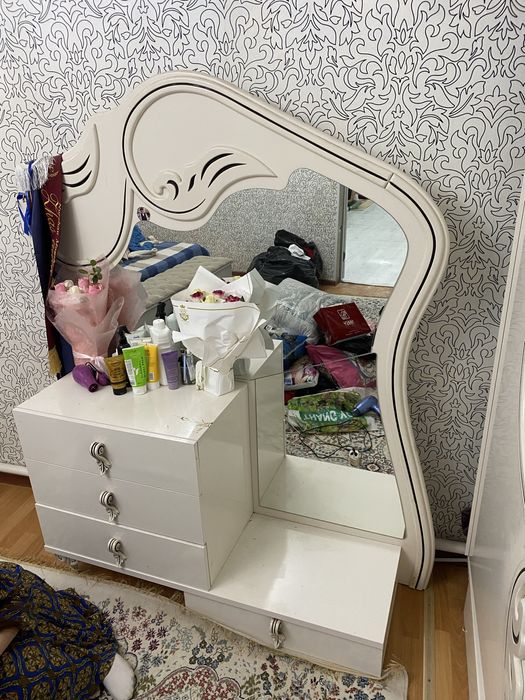 Спальный гарнитур