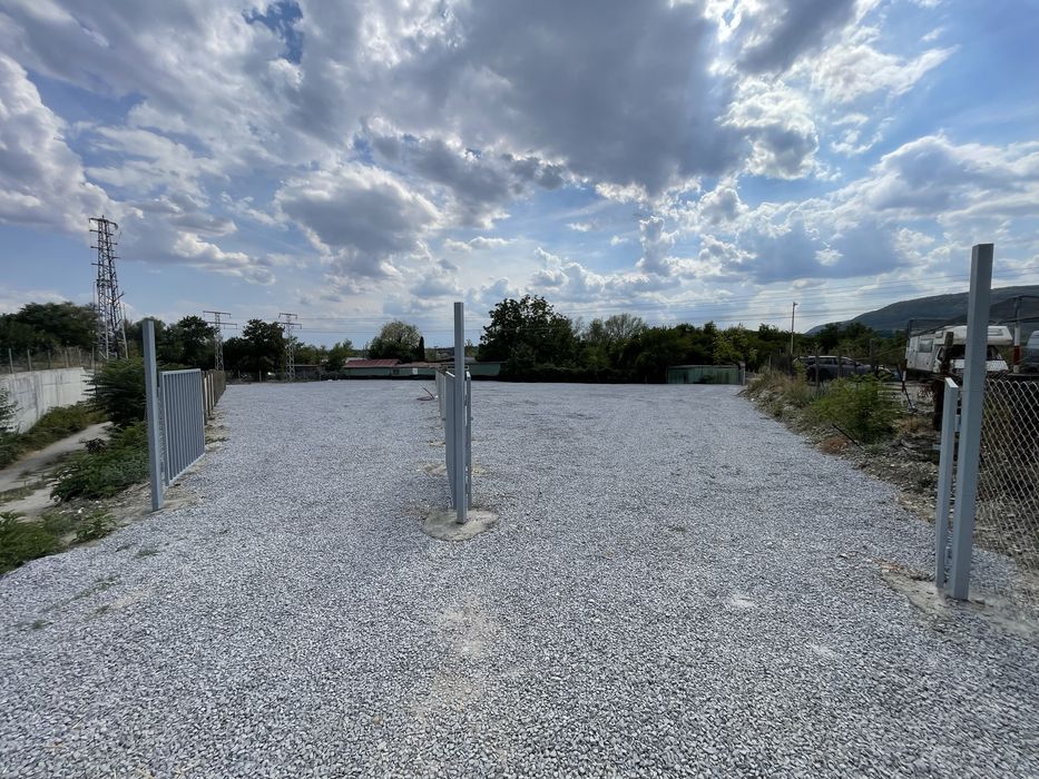 Дава се под наем Парцел в Шумен, Басейна - 1000 кв.м за 765 € - Снимка #1