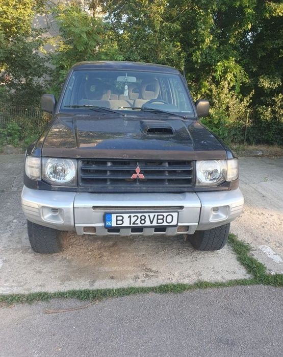 MITSUBISHI Pajero
