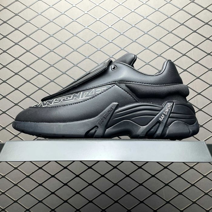 Raf Simons 43,44,45– Antei Black/White/Cream