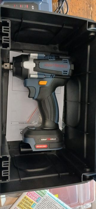 Чисто нов в гаранция ударен гайковерт. KRAFTWORLD.850N/m