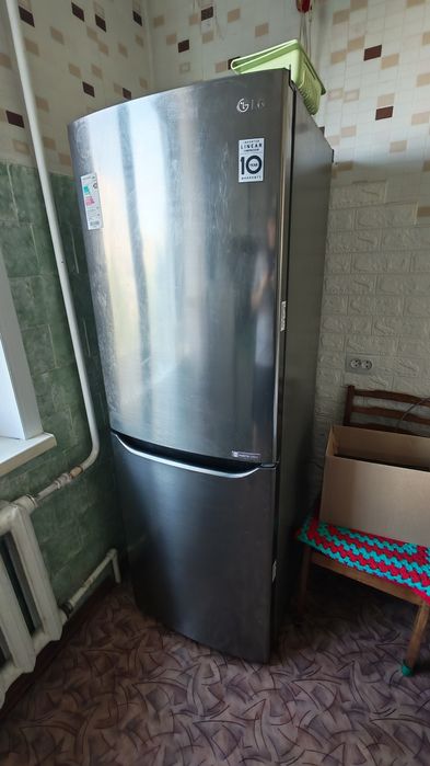 Продаётся Холодильник LG Inverter Linear