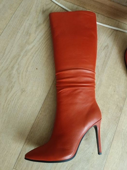 Продам кожаные сапоги демисезонные