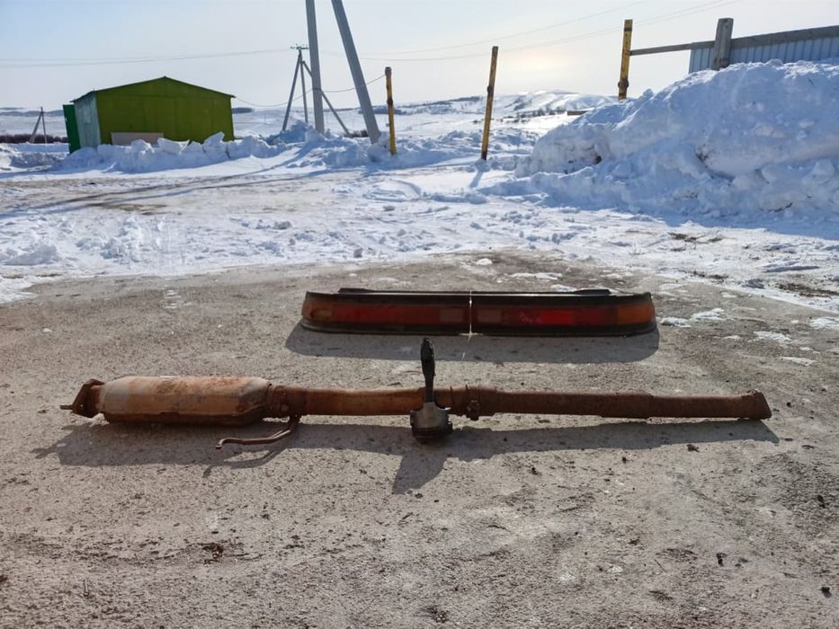 Продам запчасти на мазду 626