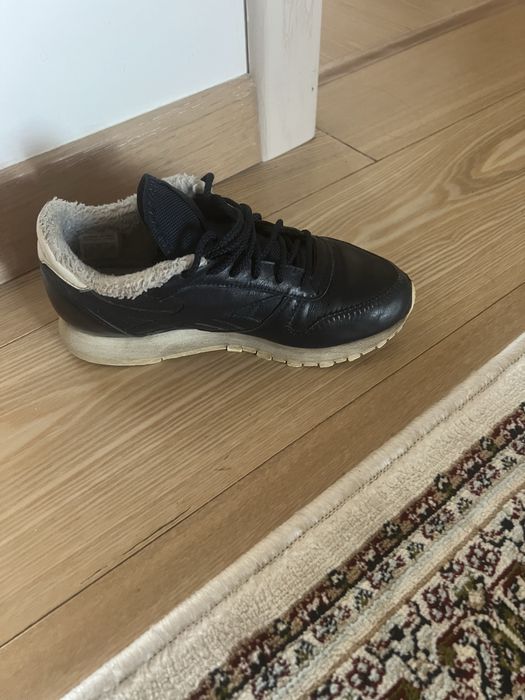 Продам зимние женские кросоаки Reebok