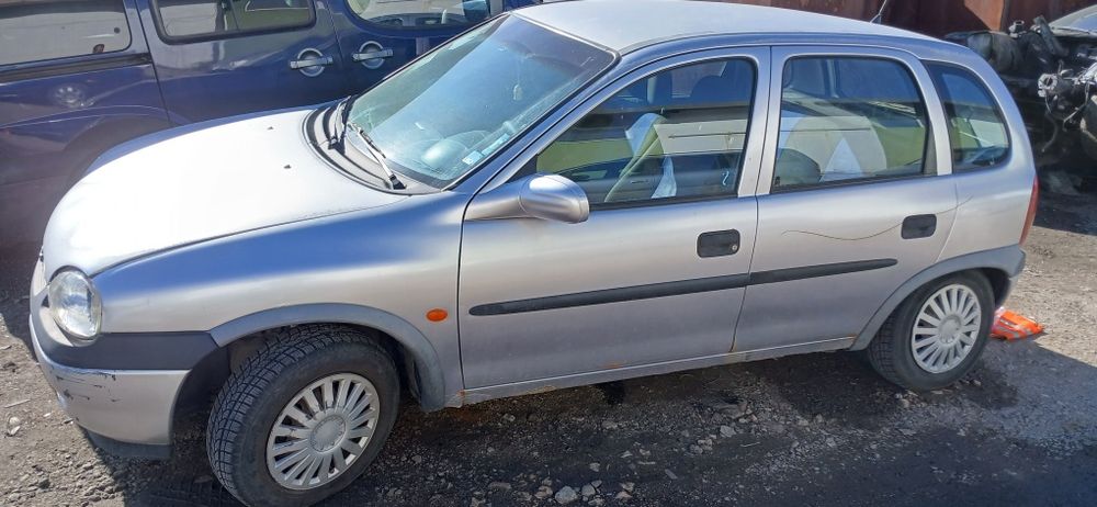 Opel corsa  1.0i  1996