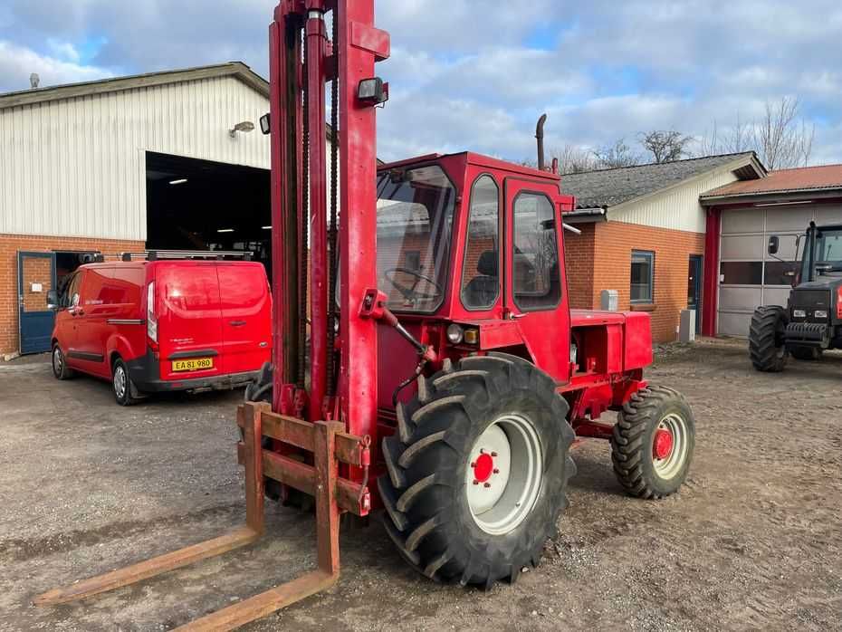 Stivuitor teren accidentat tractor diesel Manitou de 3 T 4x4 JCB Linde