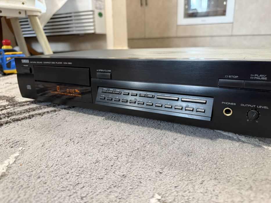 Yamaha CDX-880 Качествен  CD Player