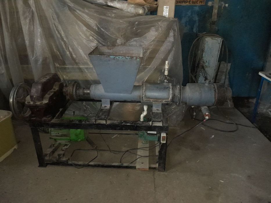 Совун апарати сотилади