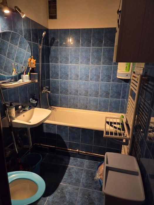 Vand/schimb apartament cu 3 camere zona centrala cu apartament/casa cu 2 camere  cu garaj inclus