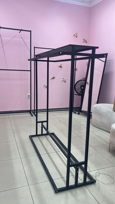 Продается стойки для одежды