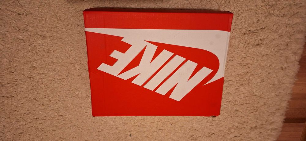 Adidasi Nike pentru copii.