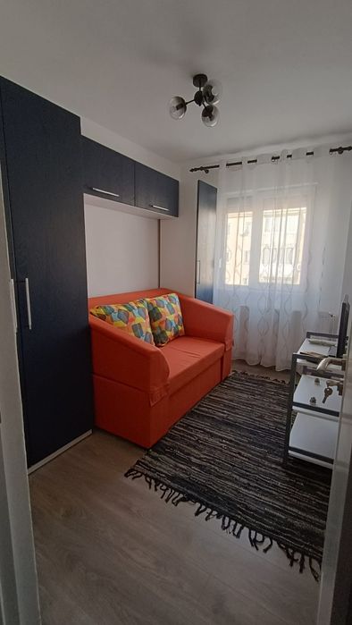 Închiriez apartament 2 camere plus living si loc de parcare zona Vlaicu (Fortuna)-calea Aurel Vlaicu — fotografia 3