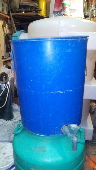 Продавам здрави и чисти бидони