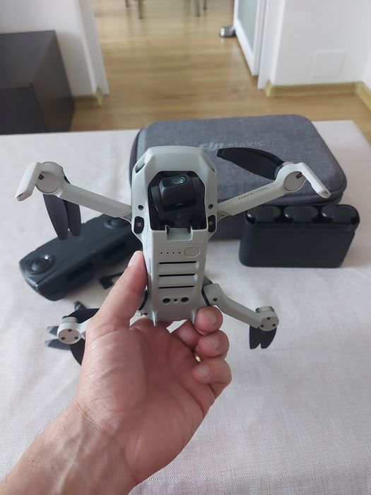 Dronă Dji mavic mini