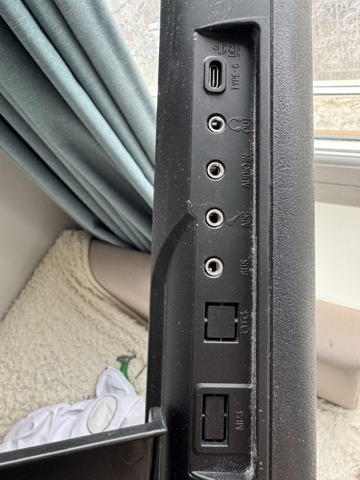 Синтезатор (почти новый)