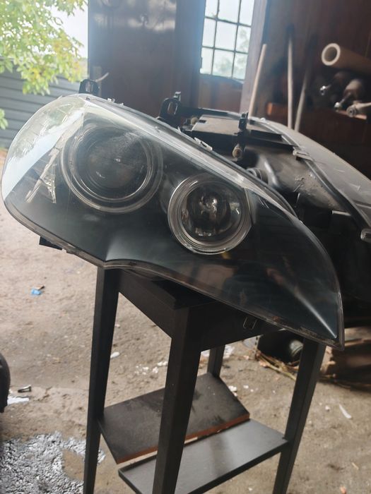 Far bmw e70 model cu lupa