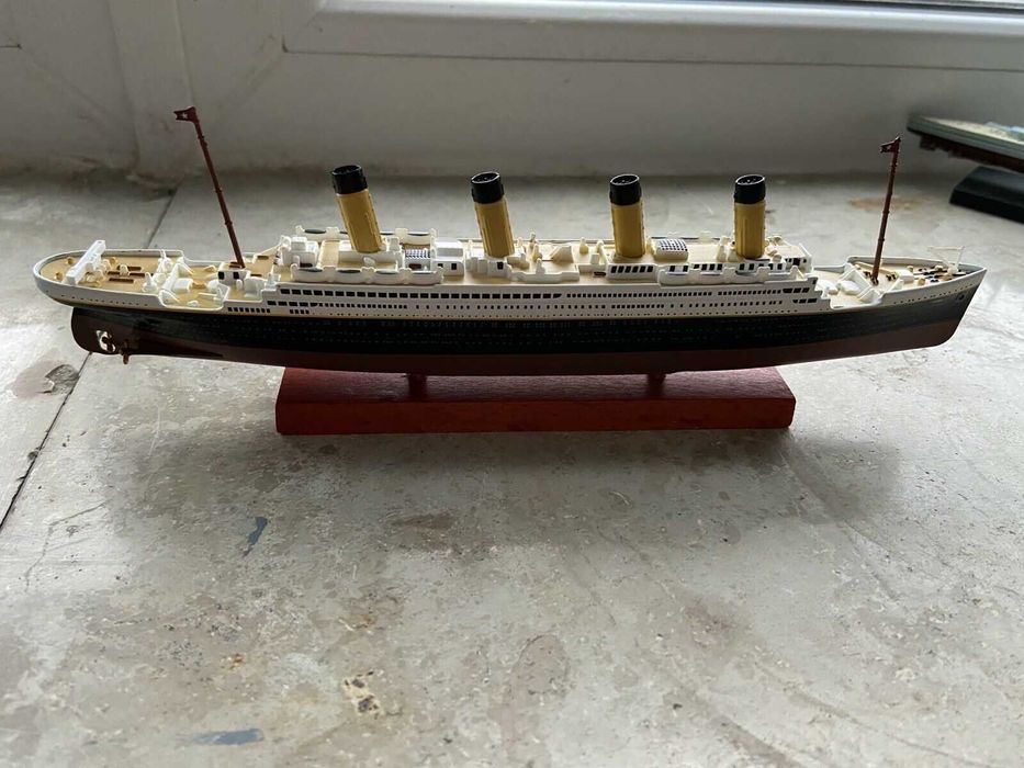 se vinde macheta vapor RMS TITANIC atlas model
