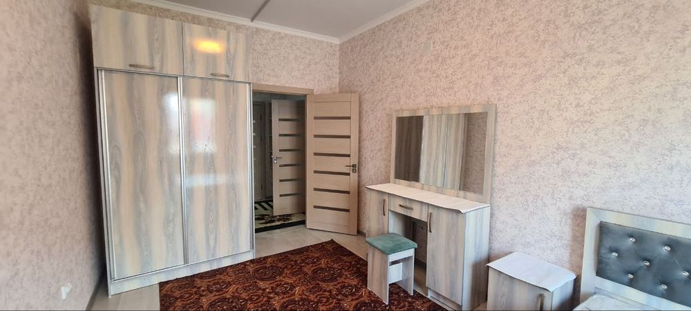 Фаргона шахар хокимяти олдида Янги курилган Дом