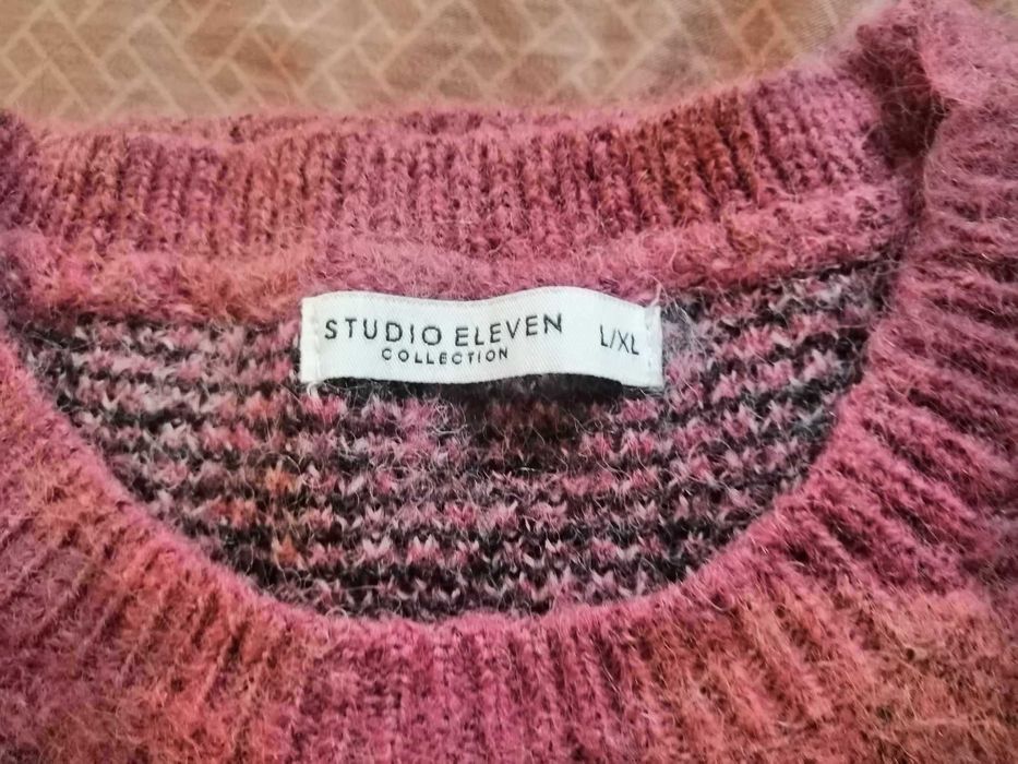 Лот - 2 броя зимни дамски пуловери и 1 туника