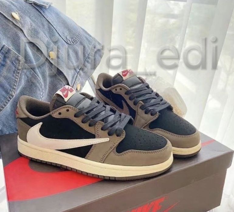 Кроссовки Nike Jordan  и. Travis Scott