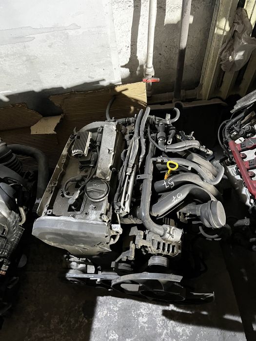 Двигатель мотор Ауди А4 1.8 ADR