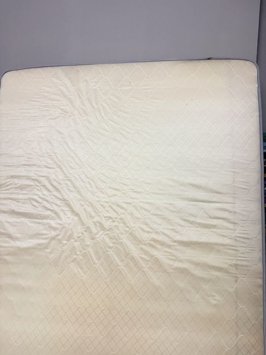 Матрас хороший чистый